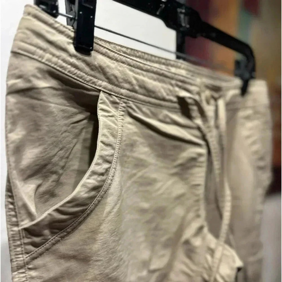 The North Face Nylon Drawstring Cargo Pocket Clamdigger Capris Women’s size 10 - Picture 5 of 10